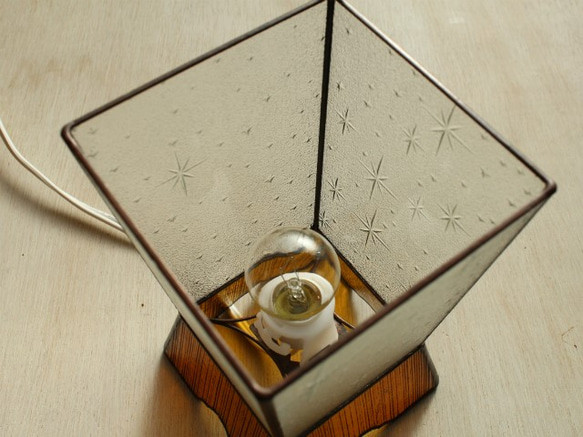 銀河ガラスのテーブルランプ 5枚目の画像