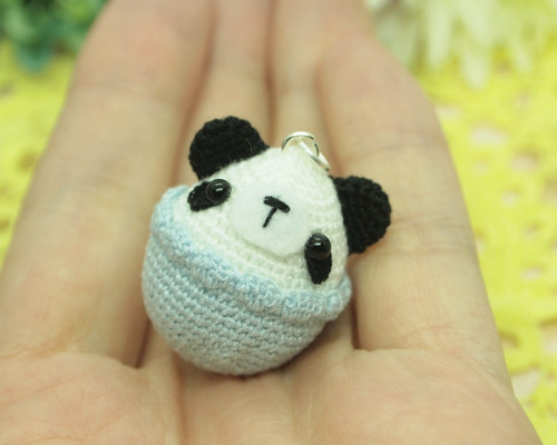 あみぐるみ　可愛い動物達　【ストラップ付き】　ハンドメイド 受注生産】たまご パンダ あみぐるみ ストラップ【選べる卵ｶﾗｰ