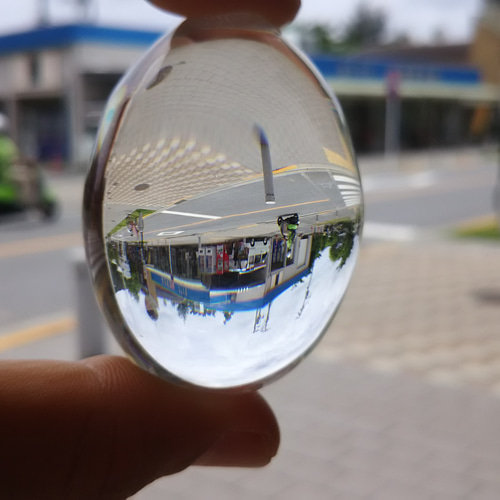 癒しのたまごガラス 手作りの台付き 立体・オブジェ Island bead