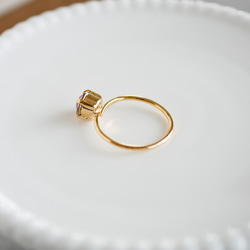 施華洛世奇水晶精緻簡約戒指（尺寸 10 均碼/淺紫水晶） 第4張的照片