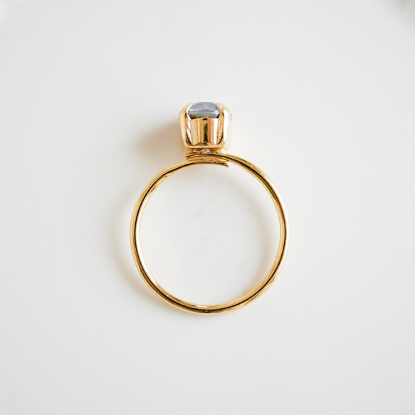 施華洛世奇水晶精緻簡約戒指（尺寸10均碼/灰粉色/象牙色/靜謐灰） 第3張的照片