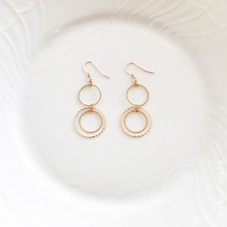 : all is well: Triple Circle Gold Earrings 第4張的照片