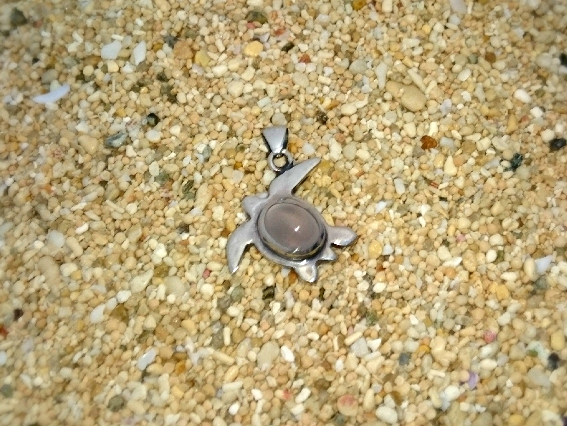 Honu(海亀)ペンダントトップ【ローズクォーツ】