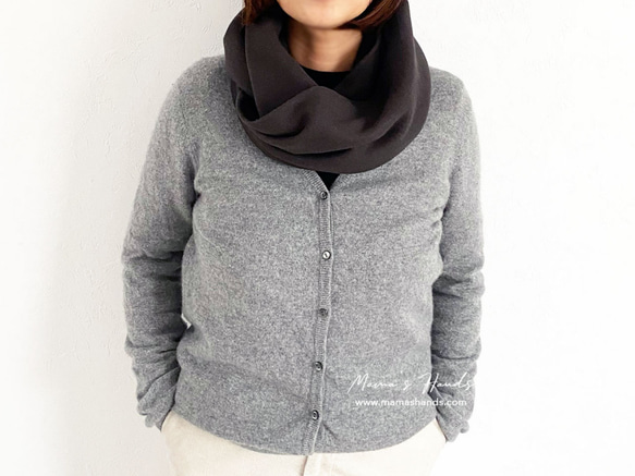 僅剩1件！ ⭐️ 已售出5件！ ⭐️《奢華美利奴羊毛卡其色》中等重量羊毛，天然簡約，是秋冬季的完美之選。 第6張的照片