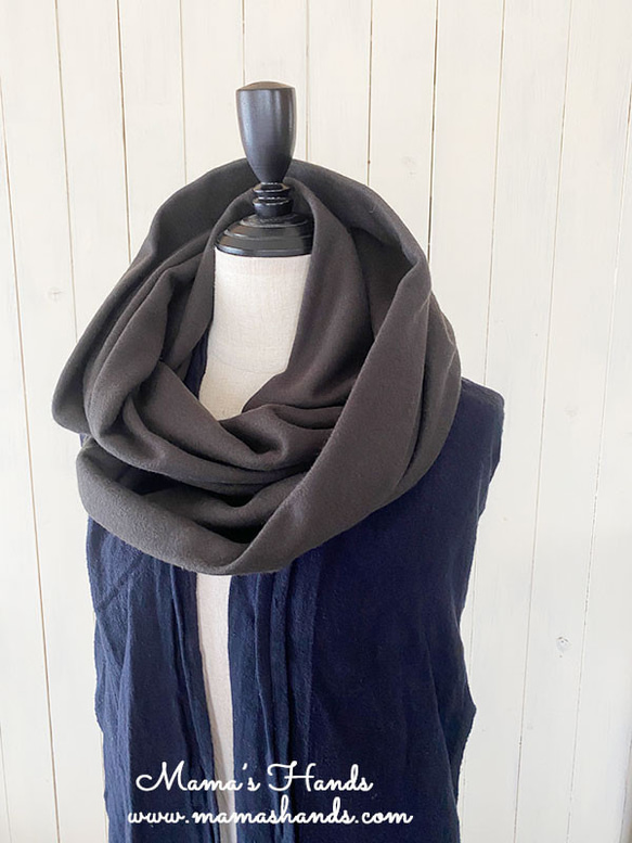 僅剩1件！ ⭐️ 已售出5件！ ⭐️《奢華美利奴羊毛卡其色》中等重量羊毛，天然簡約，是秋冬季的完美之選。 第8張的照片