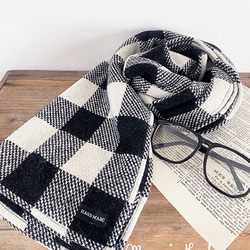 大格紋黑 x 白色單調羊毛編織中厚優質秋冬春季披肩 第2張的照片