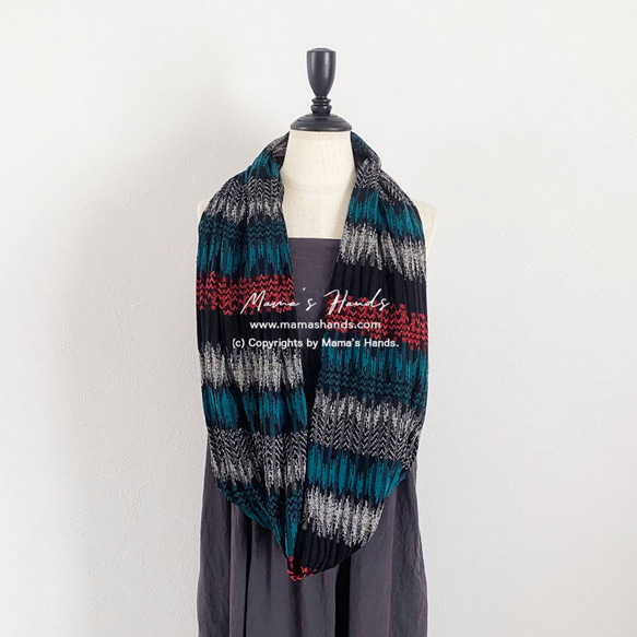 僅剩 1 件⭐️減價 200 日圓⭐️義大利製造時尚黑紅藍彩色針織圍脖♪ 第3張的照片