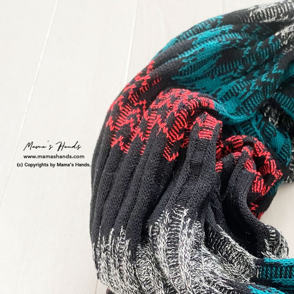 僅剩 1 件⭐️減價 200 日圓⭐️義大利製造時尚黑紅藍彩色針織圍脖♪ 第4張的照片