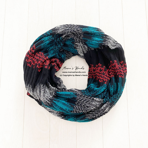 僅剩 1 件⭐️減價 200 日圓⭐️義大利製造時尚黑紅藍彩色針織圍脖♪ 第6張的照片