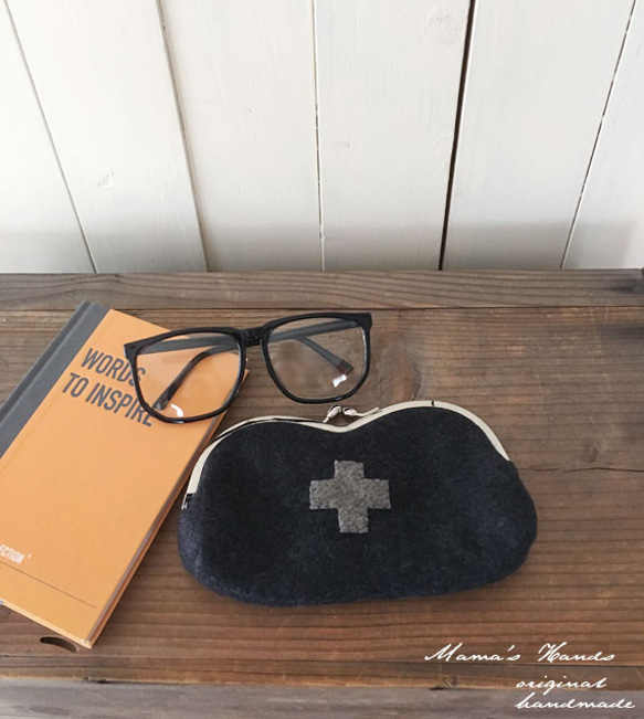 ⭐️9点売れました⭐️ クロス チャコール グレー ナチュラル メガネ がま口 コスメ メガネケース ポーチ 5枚目の画像