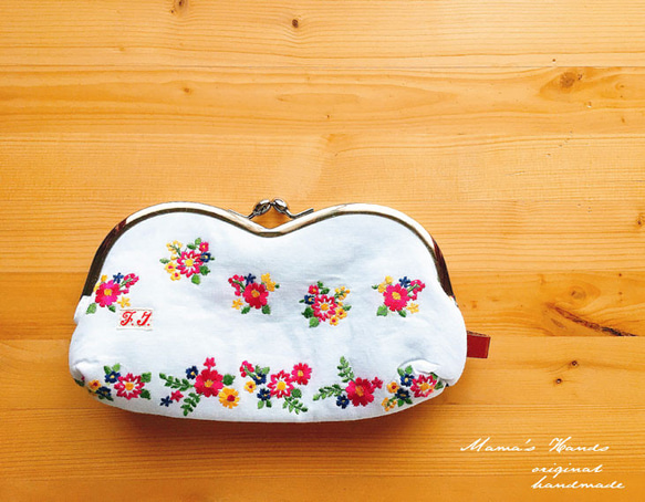 （售罄）斯堪的納維亞復古風格花朵刺繡亞麻gamaguchi化妝袋♪ 第1張的照片