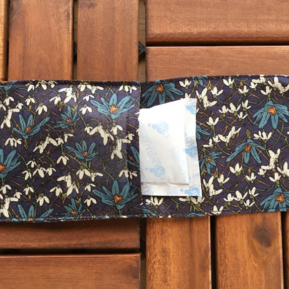 ★剩餘1分★冷卻液別緻的藍色花卉圖案舒適節能的生態圍巾頸部冷卻器 第2張的照片