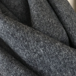 灰色素色簡單優質 100% 羊毛秋冬圍巾 ♪ 第3張的照片