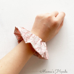 Fashionable Liberty Pale Pink Floral Scrunchie 頭髮彈力♪ 第3張的照片