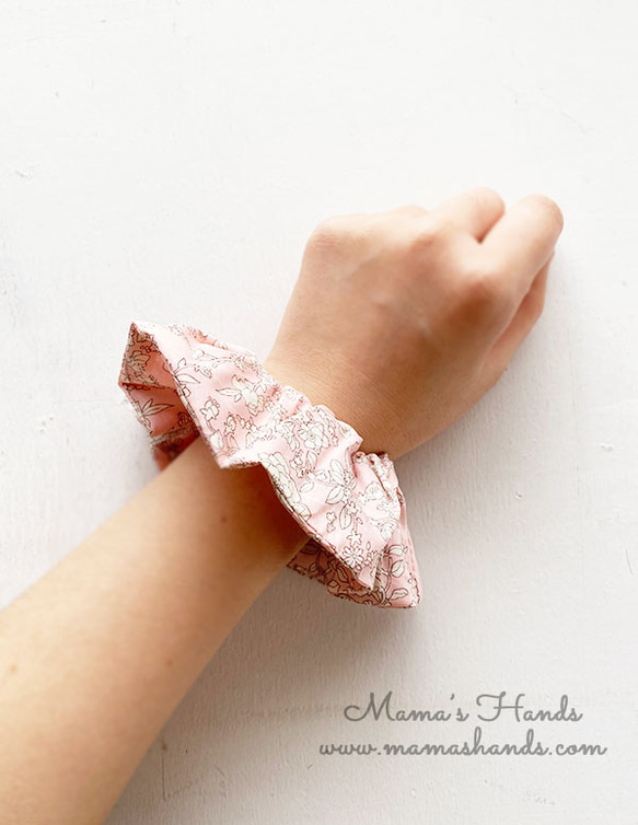 Fashionable Liberty Pale Pink Floral Scrunchie 頭髮彈力♪ 第3張的照片