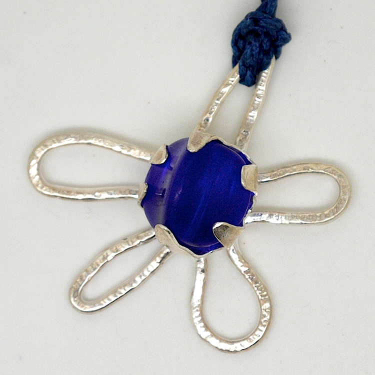 blueフラワーネックレス