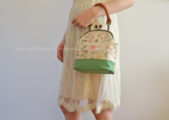 2 WAY frame bag -211- Cottage Floral fabric cream/green 第2張的照片