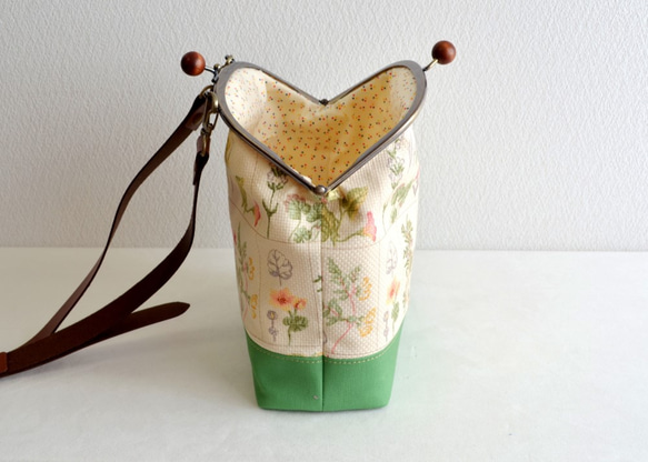 2 WAY frame bag -211- Cottage Floral fabric cream/green 第4張的照片