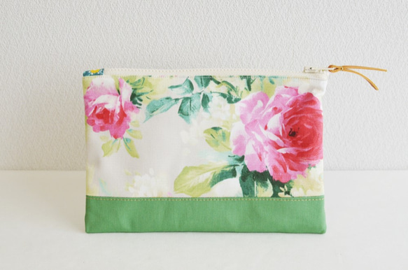 Elegant floral zipper pouch in green - roses [314] 第2張的照片
