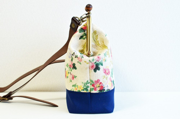 2 WAY frame bag -Victorian floral fabric- navy blue [317] 第3張的照片