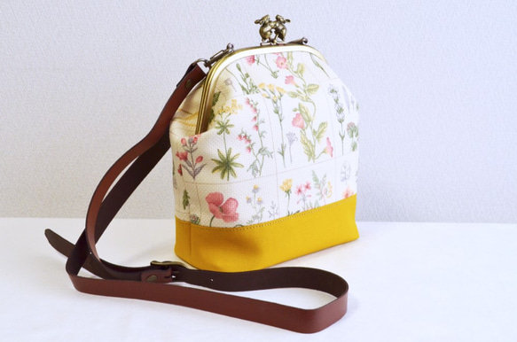 2WAY rabbits frame bag - Cottage Floral fabric cream/yellow 第4張的照片