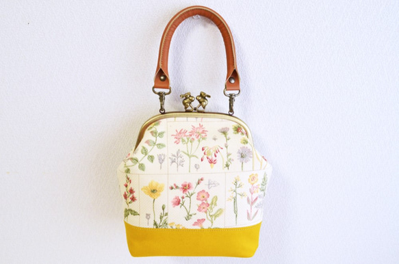 2WAY rabbits frame bag - Cottage Floral fabric cream/yellow 第6張的照片