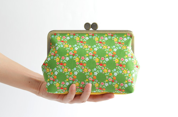 Retro floral cosmetic pouch - Green garden floral [728] 第1張的照片