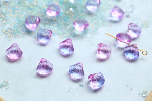 横穴　10mm✖️12mm貝のガラスビーズ　パープル、ブルー、ピンクグラデーション 9枚目の画像