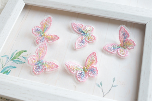 8個★刺繍蝶々　蝶々素材　蝶々パーツ　ピンクレインボー 2枚目の画像