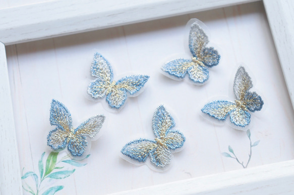 8個★刺繍蝶々　蝶々素材　蝶々パーツ　ブルー×ゴールドグラデーション 9枚目の画像