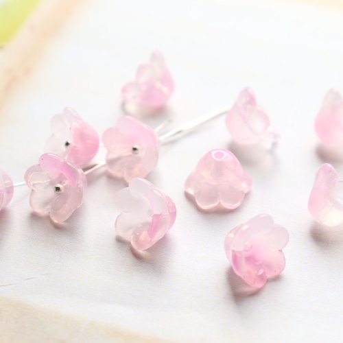 新作！10mmお花、すずらんのガラスビーズ チェリーピンク