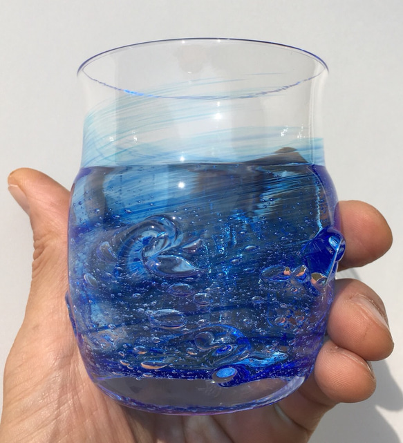 麻炭ガラス『さざなみロックグラス〜海と空の間(ヒマラヤ原種麻炭）』 3枚目の画像