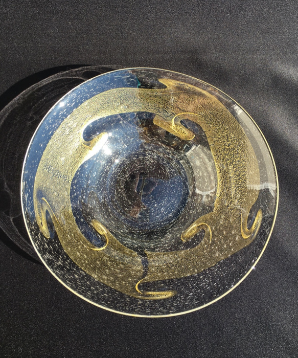 麻炭ガラス『Golden Wave 平鉢(ヒマラヤ産原種の麻炭使用)』 2枚目の画像