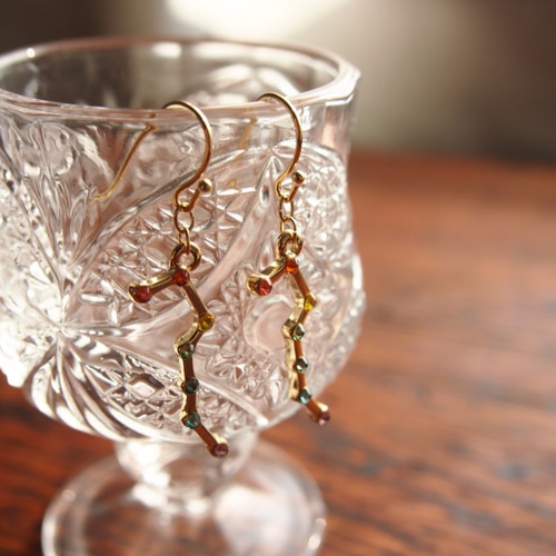 虹色＊北斗七星のピアス <<送料無料中です☆>> ピアス（フック