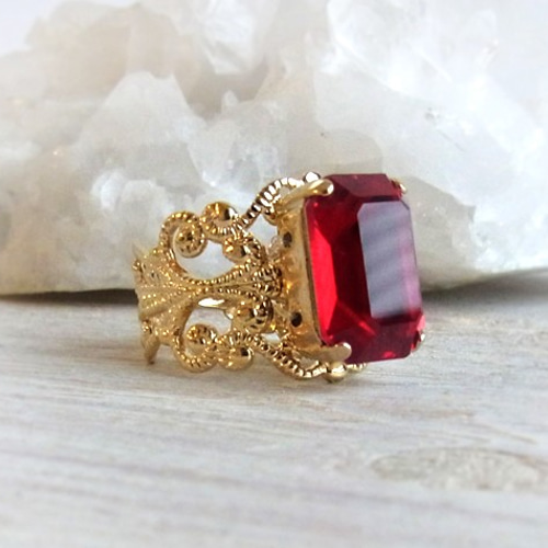 シャム レッド｜麗しの大粒クリスタル ガラス リング｜エメラルド