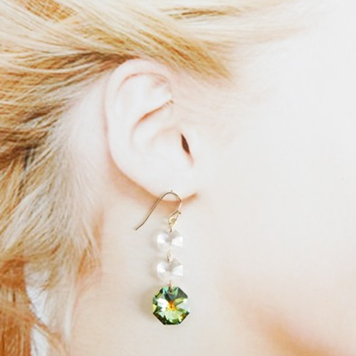 レア！クリスタルサハラ・八角形スワロフスキー・ロングピアス