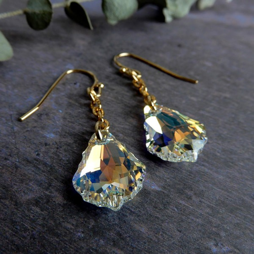 オーロラクリスタルと淡水パールのピアス/イヤリング＊376au オーロラクリスタルと淡水パールのピアス/イヤリング＊376au