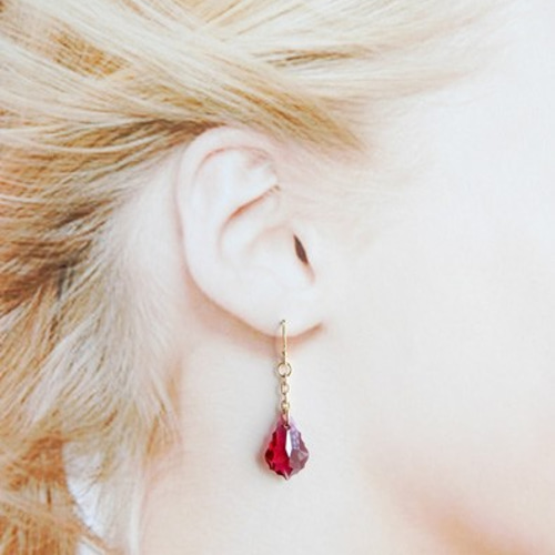 還暦のお祝いにも ルビー レッド｜揺れるバロックカット 高品質