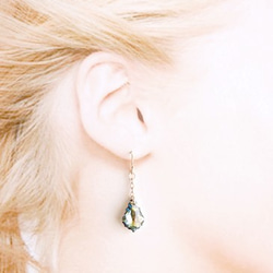 稀有的！撒哈拉 | 搖曳巴洛克切割高品質水晶耳環 | 卡其綠冬青形玻璃 第3張的照片