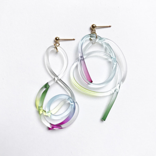 送料無料☆ YOASOBI ピアス(14kgf)/イヤリング(マルチカラー