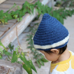 青色のとんがりニット帽子（子ども用） 1枚目の画像