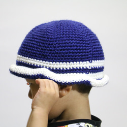 青色のニット帽子（子ども用） 1枚目の画像