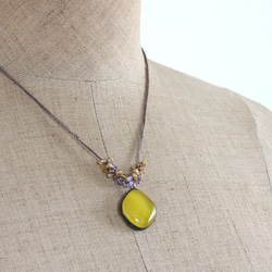 フュージングガラスネックレス　－黄色ー　＜金属フリー紐＞　 6枚目の画像