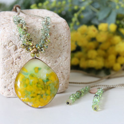 ミモザのネックレス　　＜金属フリー紐＞ 1枚目の画像