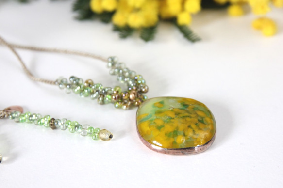 ミモザのネックレス　　＜金属フリー紐＞ 2枚目の画像