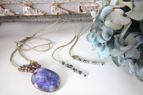 紫陽花の花吹雪ネックレス　　＜金属フリー紐＞　　 2枚目の画像