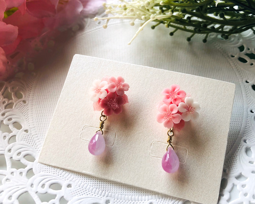 樹脂粘土チェコビーズを添えて 桜満開ピアス イヤリング ピアス 