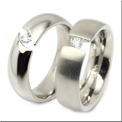 【送料無料】ブリリアントカット＆ハートシェイプＣＺダイヤ ペアリング マリッジリング 結婚指輪 （2本セット価格） 2枚目の画像