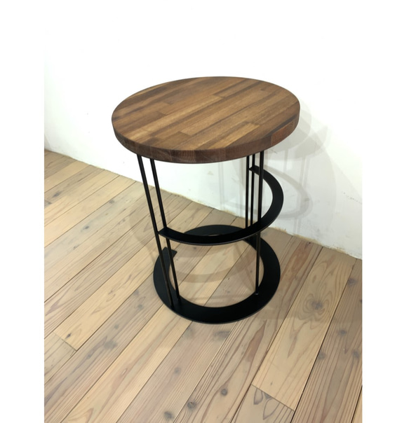 ◆TIデザイン受賞作品◆円形サイドテーブル　マットな質感でディスプレイ上手に　観葉植物　ソファ横 6枚目の画像