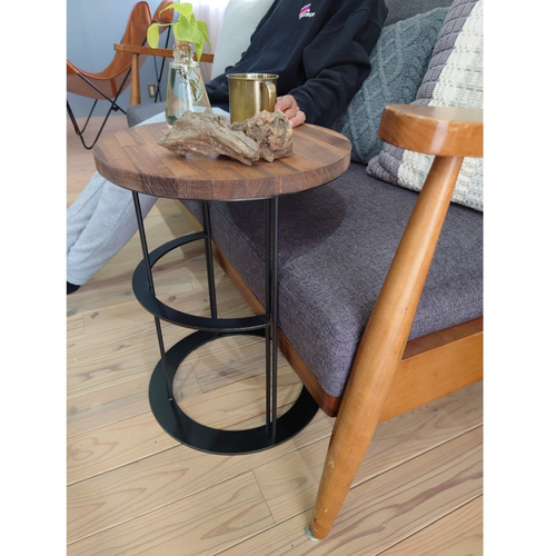 ◇TIデザイン受賞作品◇円形サイドテーブル マットな質感で